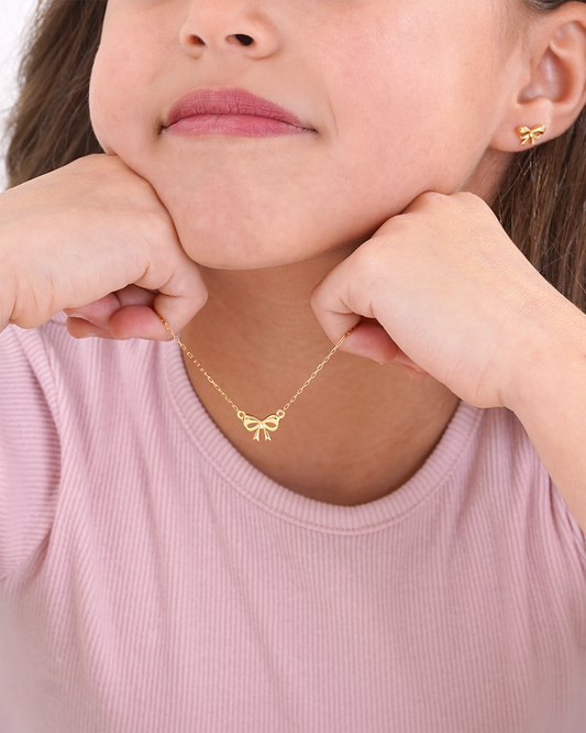 Ribbon Diamond Necklace