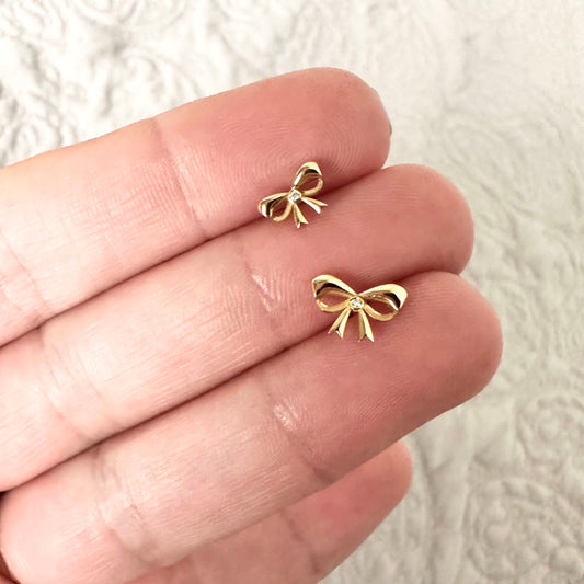 Ribbon Diamond Earrings